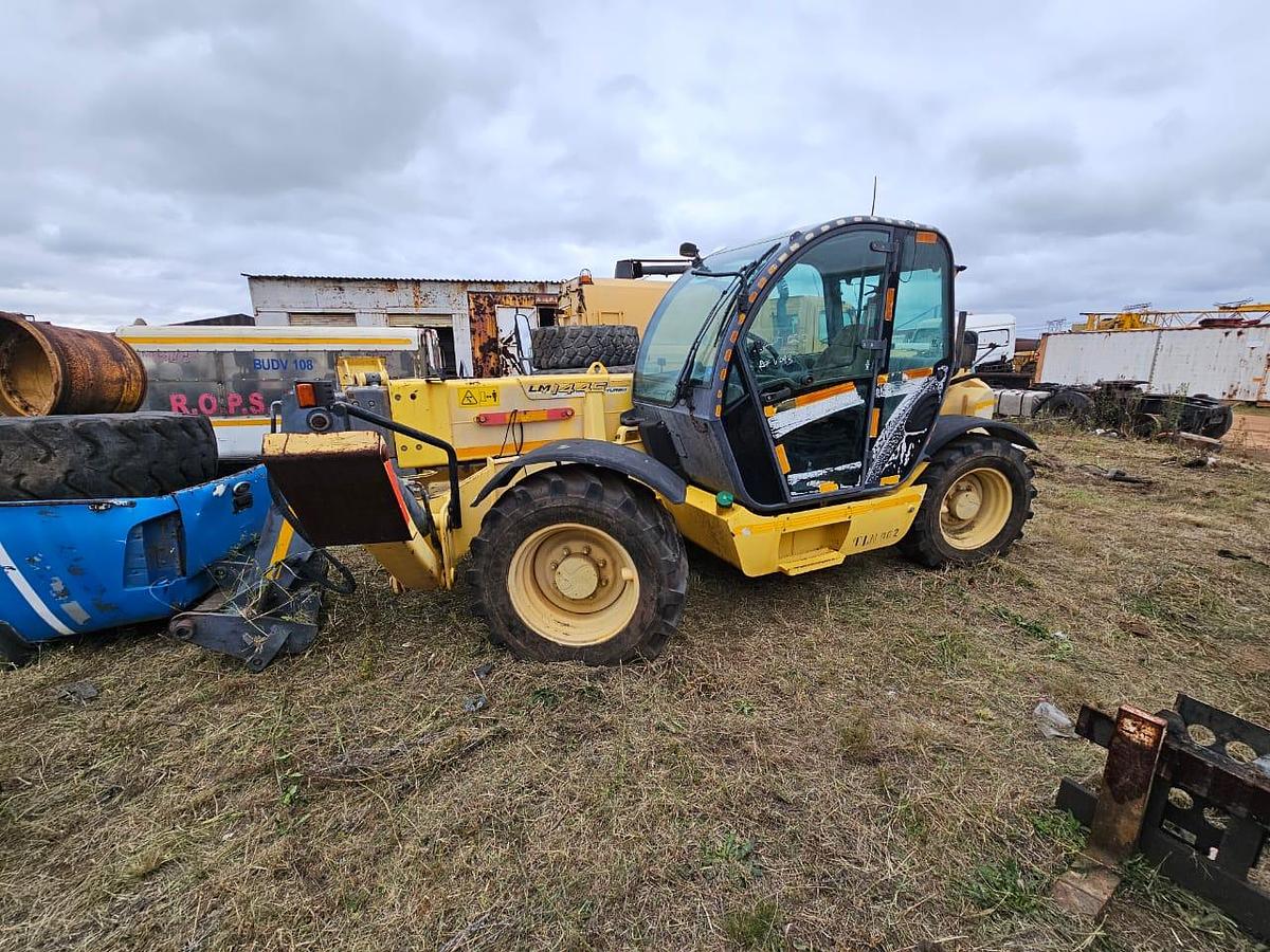 Used NEW HOLLAND LM1445 TELEHANDLER