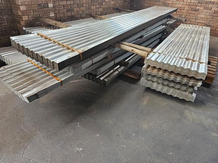 Used ZINC PLATES / CORRUGATES IRON ROOF