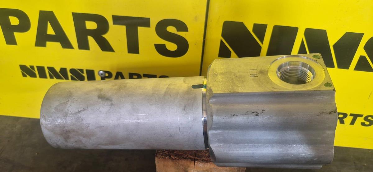 Used KOMATSU TRANSMISSION FILTER HOUSING (USED)