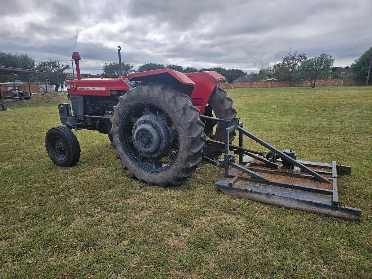 Used MASSEY FURGESON TRACTOR WITH SLASHER - OPERATIONAL