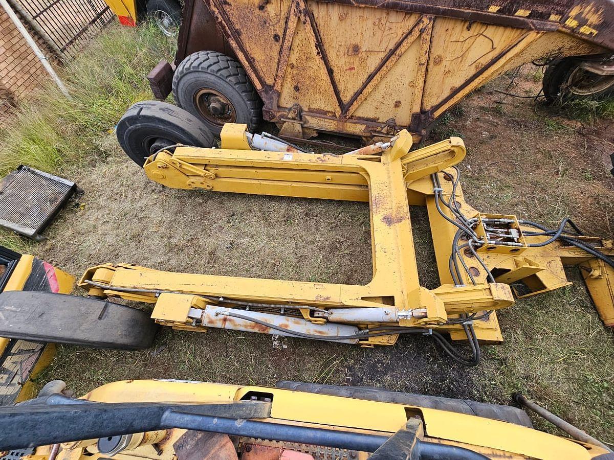 Used https://www.nimsi.co/listings/9105211-used-single-axle-125-kg-2-dry-chemical-powder-fire-extinguisher-trailer