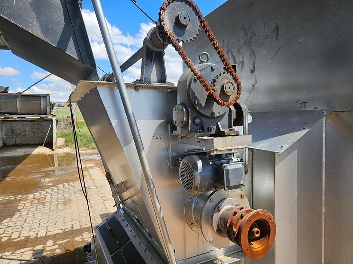 Used COMPLETE (BRAND NEW) 2024 VIBRATING FLUID BED DRYER UNIT, WITH FANS, OVEN, VIBRATORS, DUCTING, CYCLONES, CONTROL PANELS, SCREW FEEDERS, GEARBOXES & MOTORS