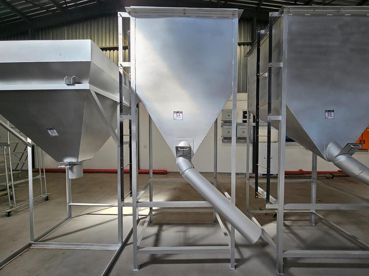 Used SS304 STAINLESS STEEL CLOSED-TOP GRAIN STORAGE BINS