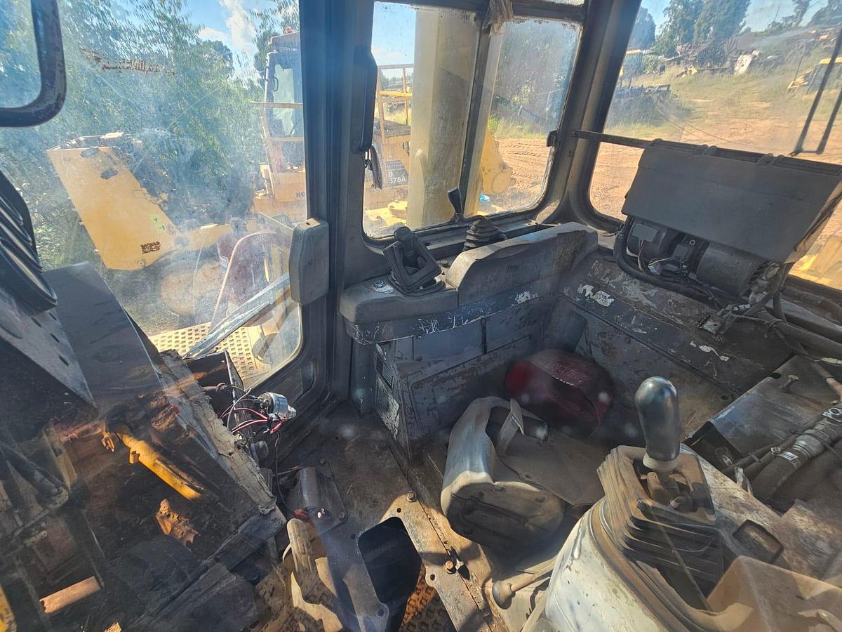 Used D375A KOMATSU DOZER (STRIPPING)