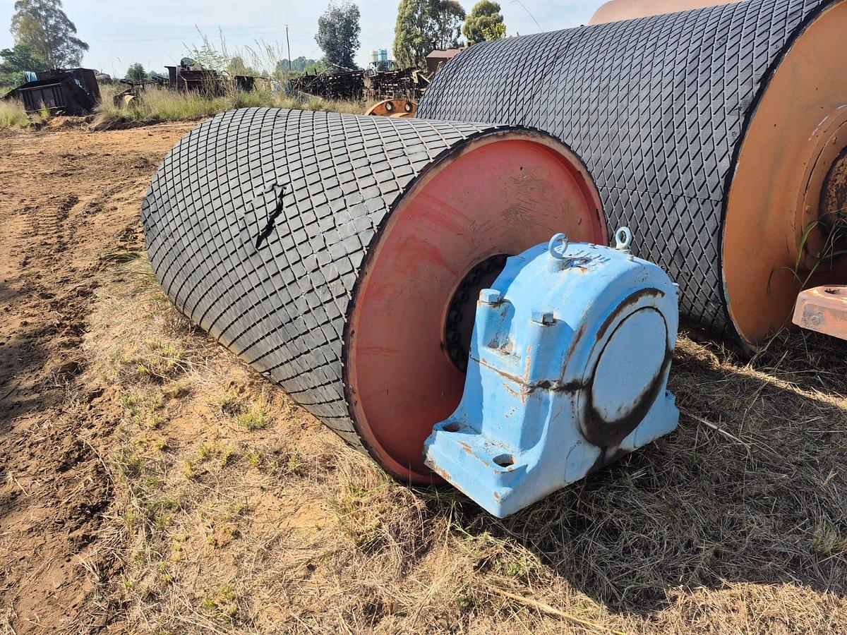 Used COMPLETE DRIVE PULLEY UNIT