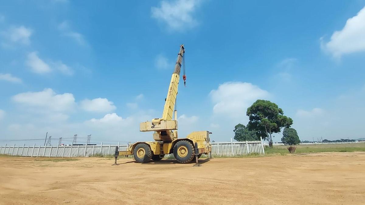 Used GROVE RT980 SWL 80 TON MOBILE CRANE