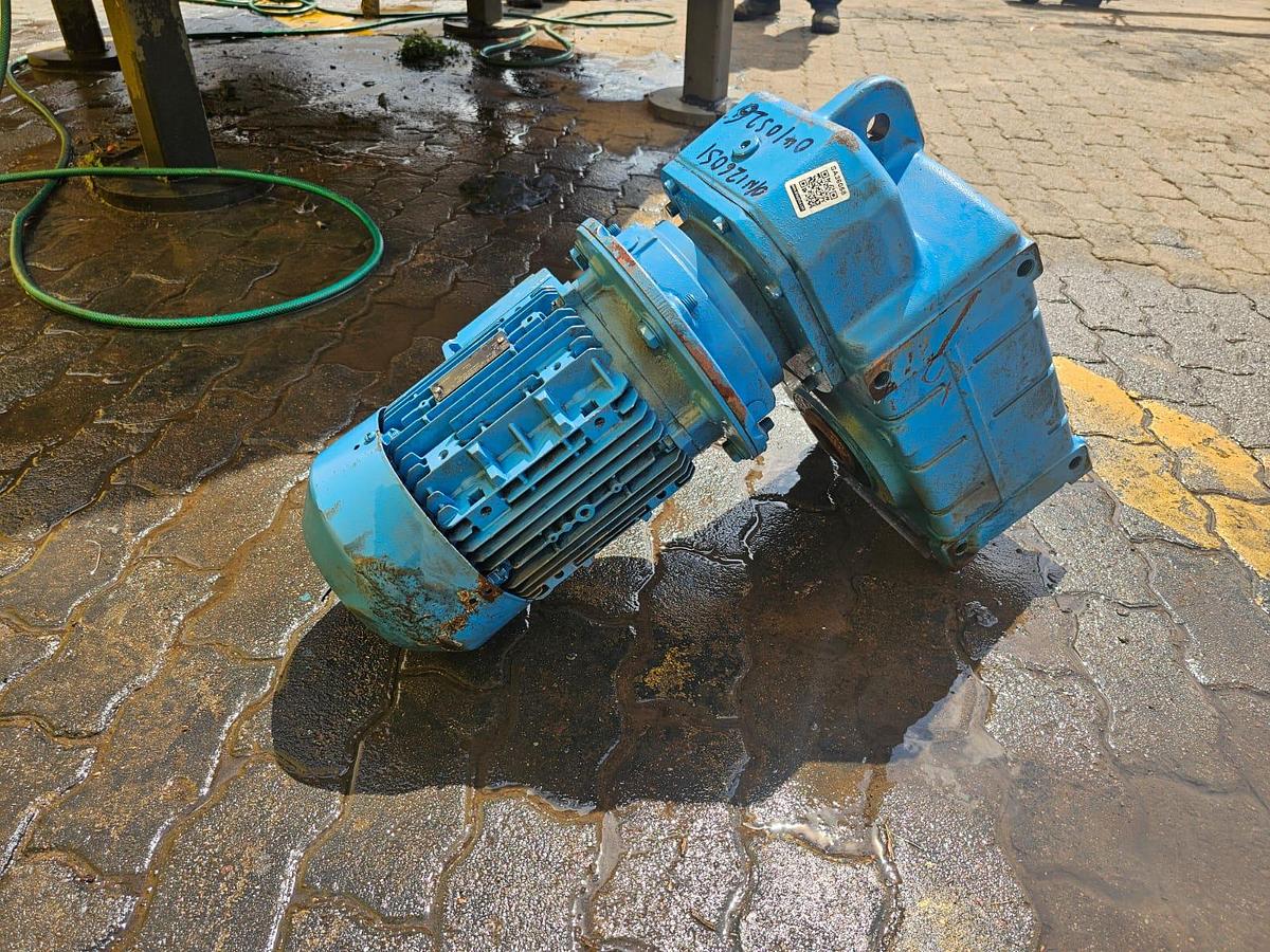 Used 4KW MOTORIZED GEARBOX (USED)