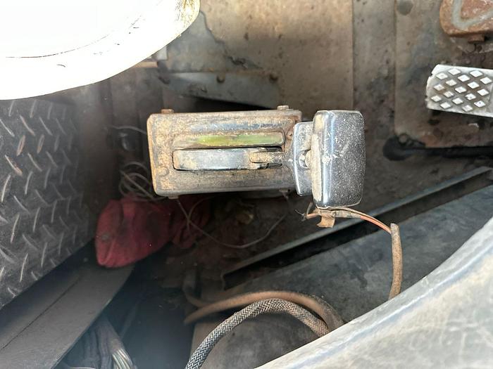 Used BELL TRACTOR (RUNNER)