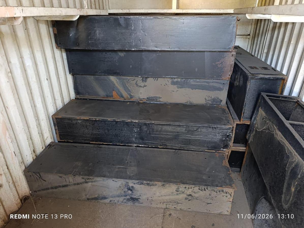 Used STEEL LOCKERS