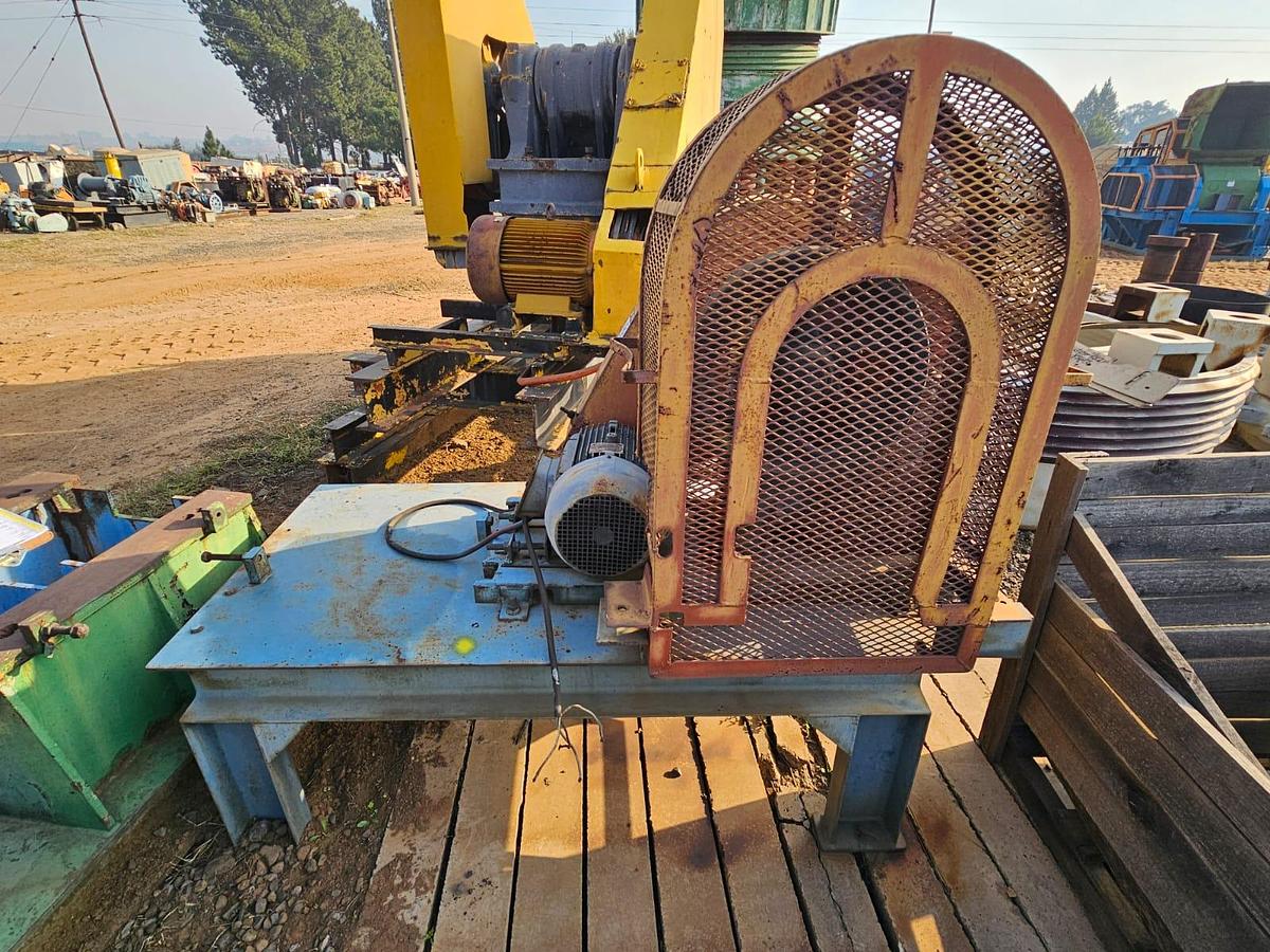 Used JAW CRUSHER WITH 5.5KW ELECTRIC MOTOR