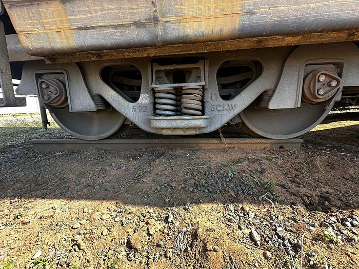 Used RDS BOTTOM SIDE DISCHARGE HOPPER