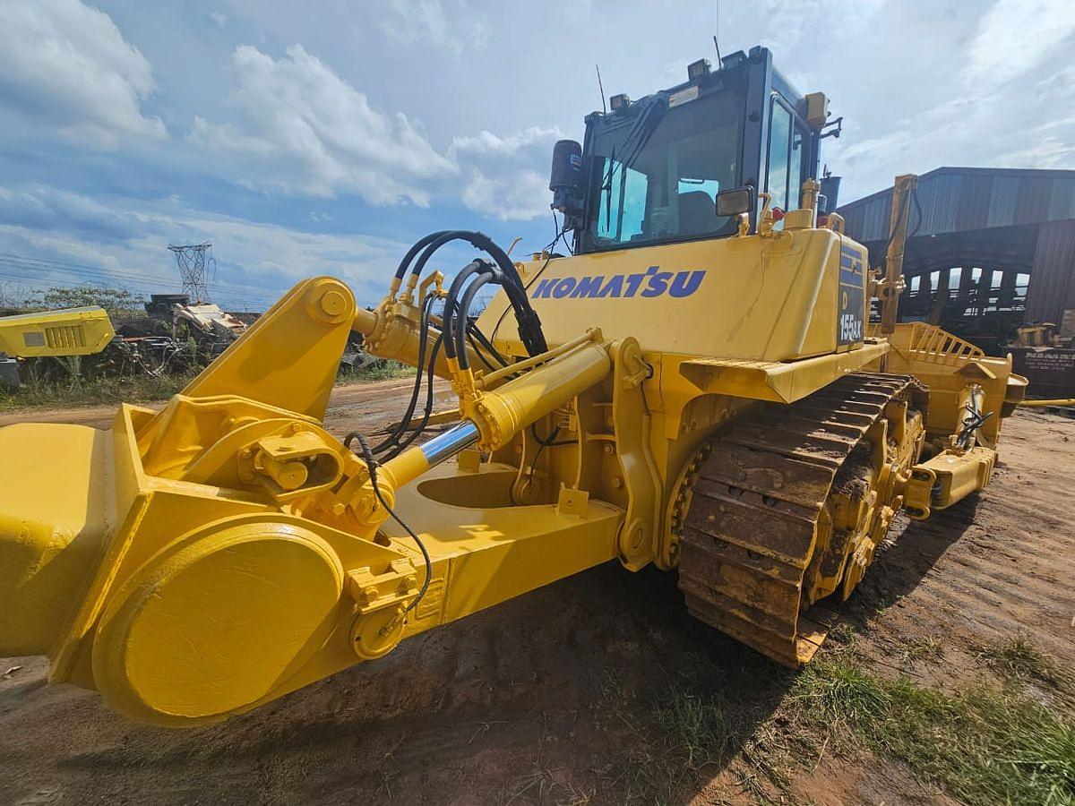 Used KOMATSU D155AX TRACKED DOZER - OPERATIONAL