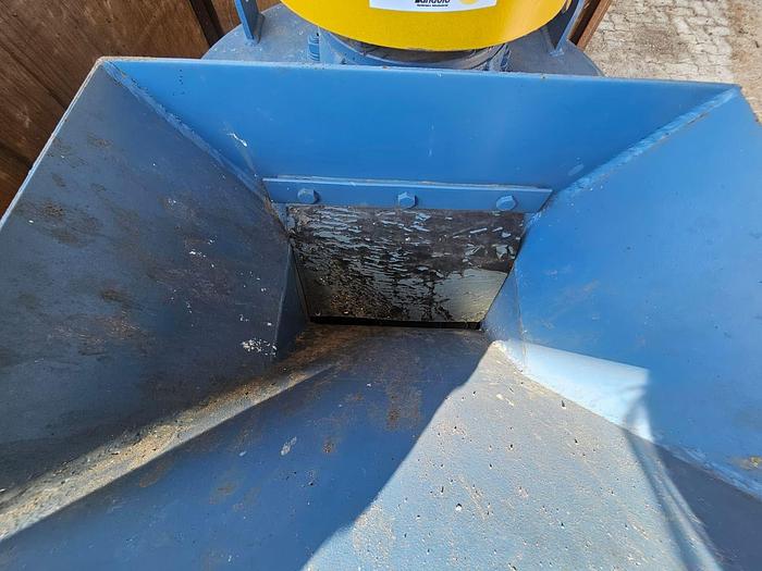 Used NEW VERTICAL IMPACT CRUSHER WITH 15 KW ELECTRICAL MOTOR