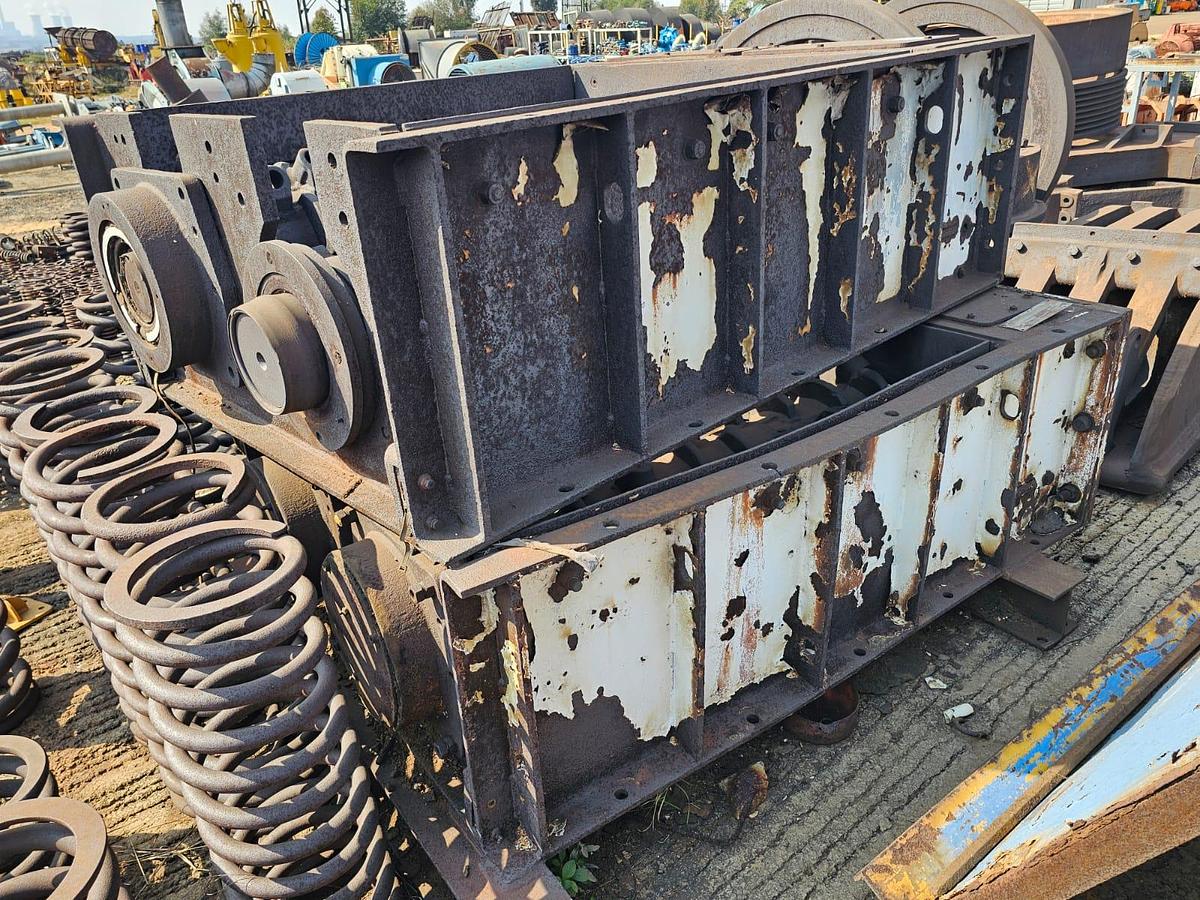 Used DOUBLE DRUM CRUSHERS