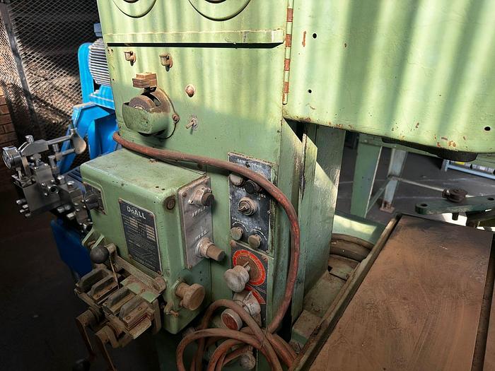 Used DOALL CONTOUR MATIC SAW 16 INCH AND WELDER (NOT TESTED)
