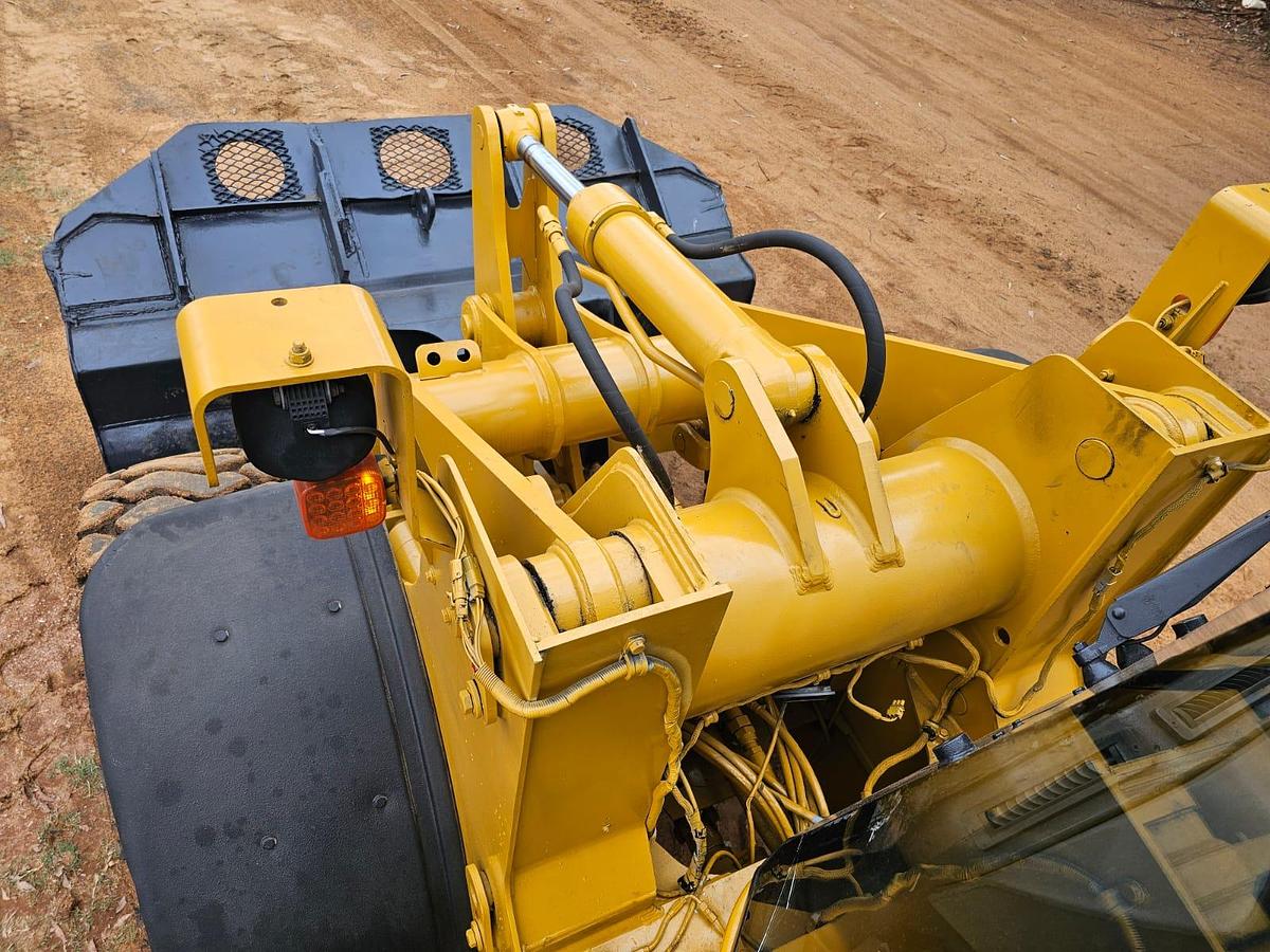 Used BELL L1204E FRONT END LOADER (USED)