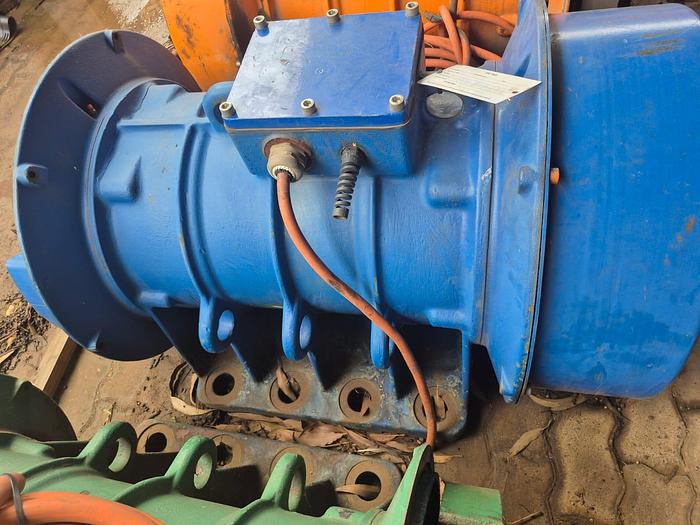 Used IBWORTH 3-PHASE 16.1KW VIBRATING MOTOR