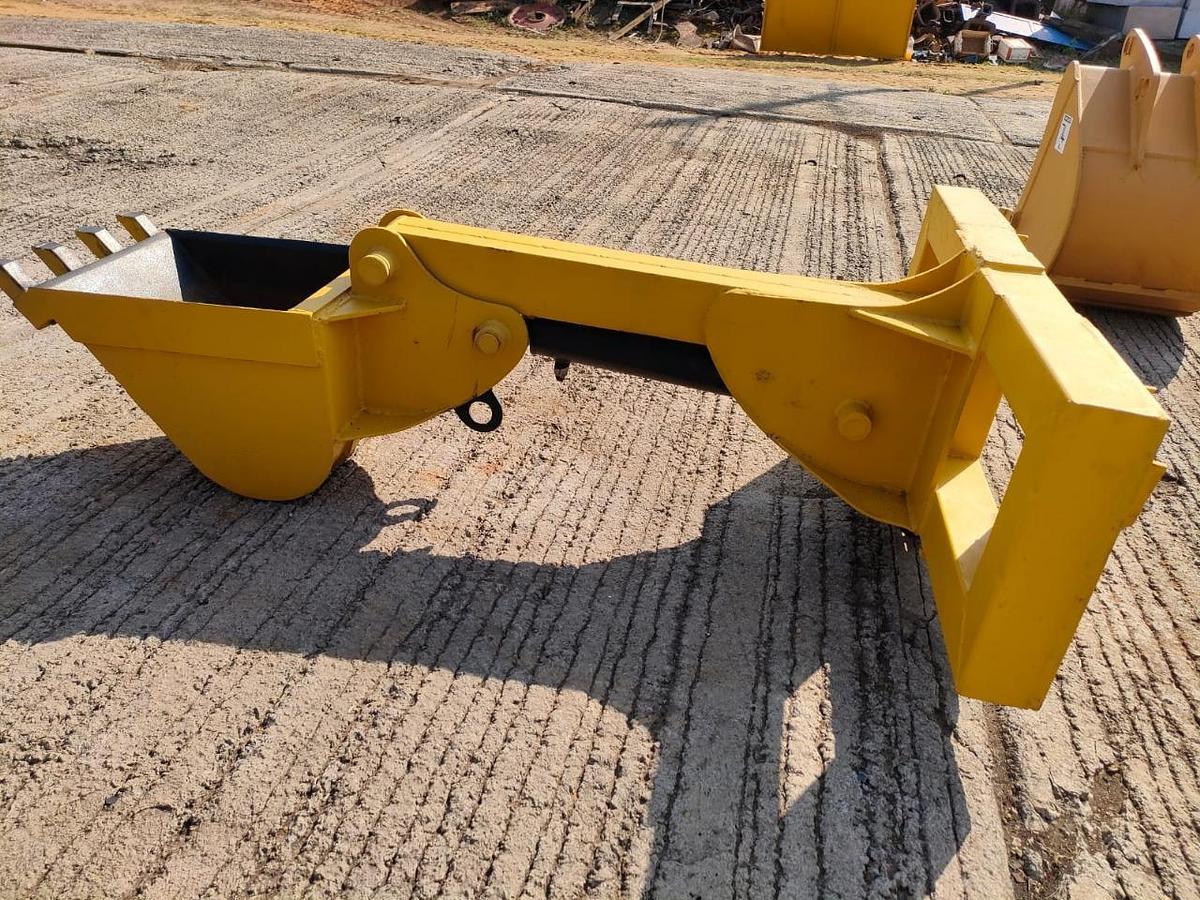 Used EXCAVATOR QUICK COUPLER BUCKET ATTACHMENT