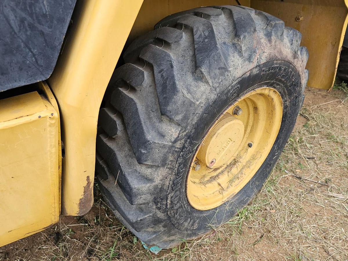 Used CATERPILLAR 902 WHEEL LOADER