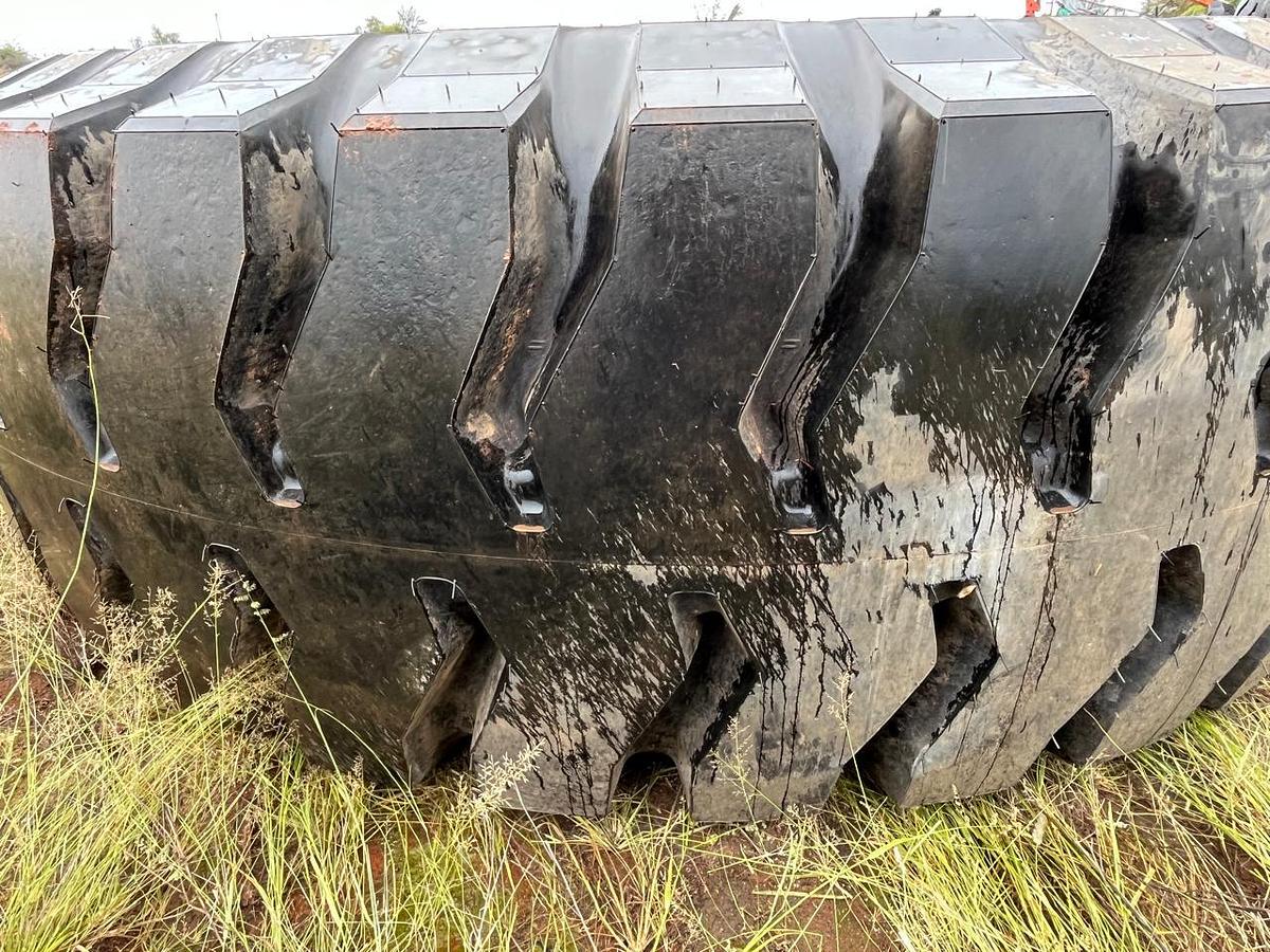 Used MIXED BRIDGESTONE EARTHMOVING TYRES - USED CONDITION