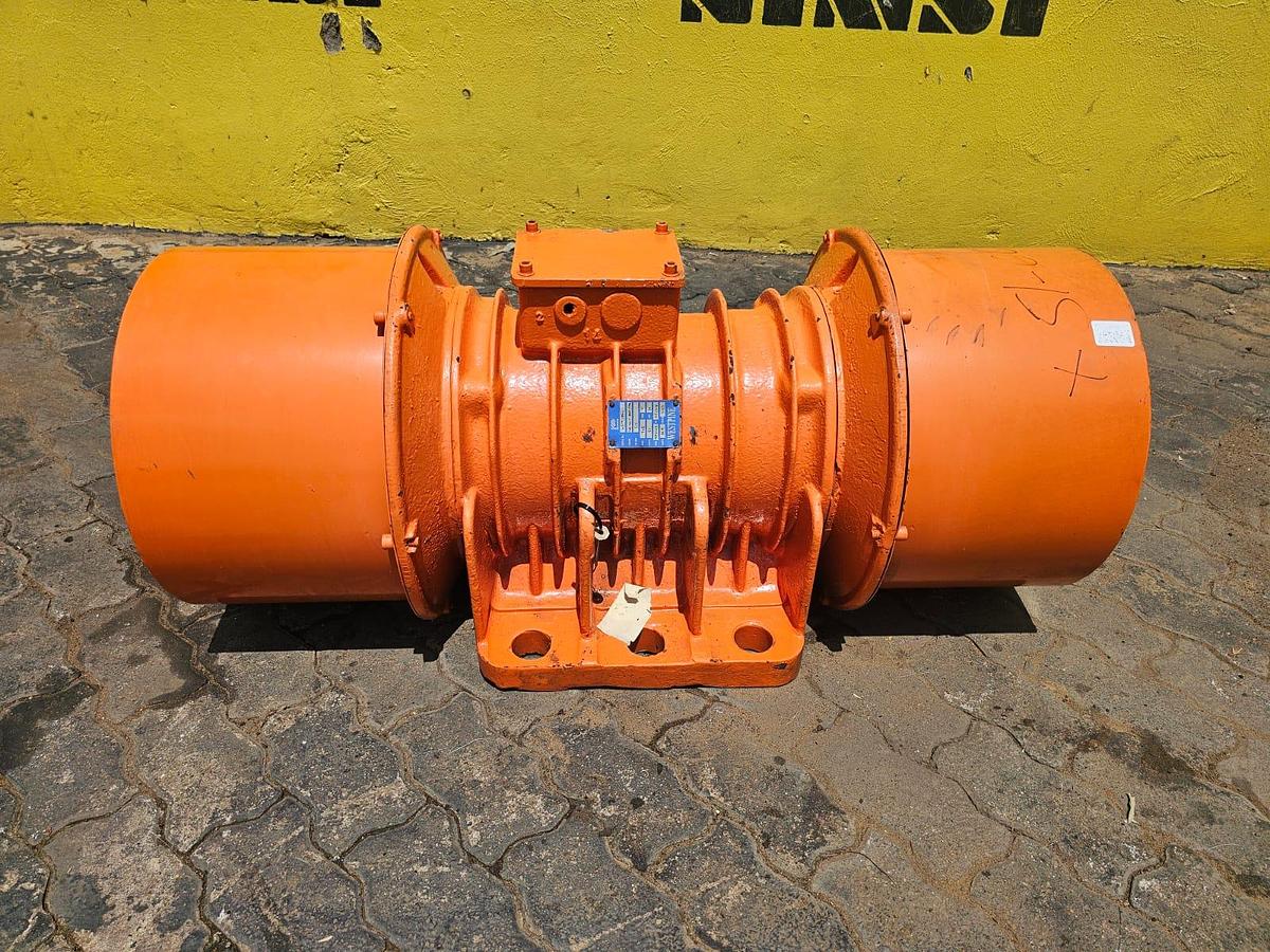 Used 5.5KW VIBRATING MOTOR (USED)