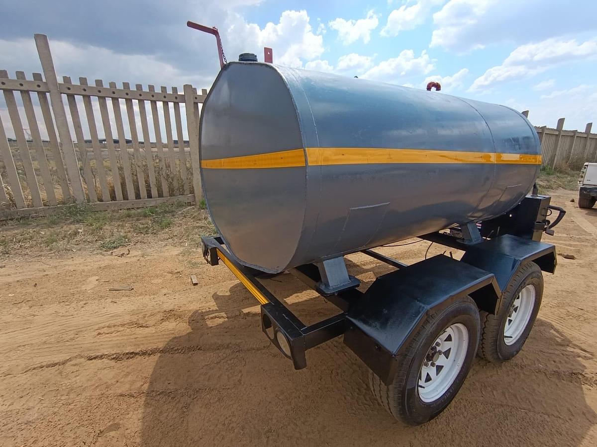 Used HEAVY DUTY 2500 LITRE DIESEL BOWSER TRAILER WITH PUMP & METER- USED CONDITION