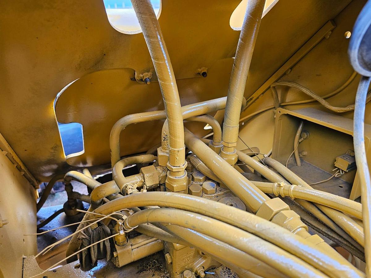 Used BELL L1204E FRONT END LOADER (USED)