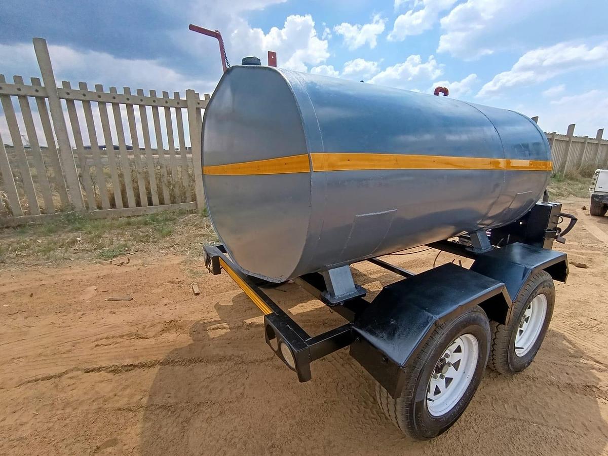 Used HEAVY DUTY 2500 LITRE DIESEL BOWSER TRAILER WITH PUMP & METER- USED CONDITION