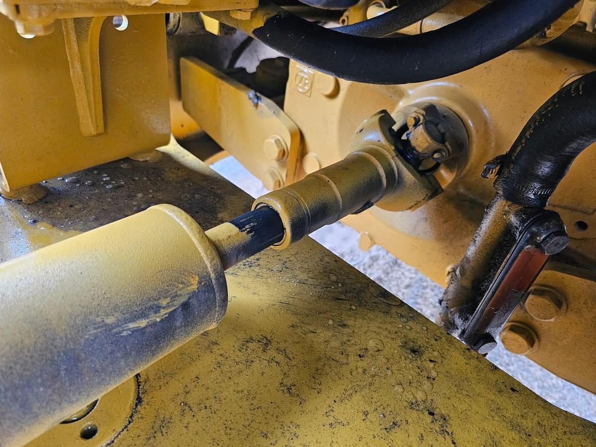 Used BELL L1204E FRONT END LOADER (USED)