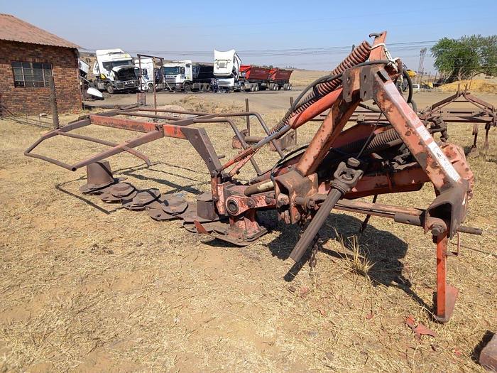 Used KUHN 5 TOLL CUTTING MACHINE