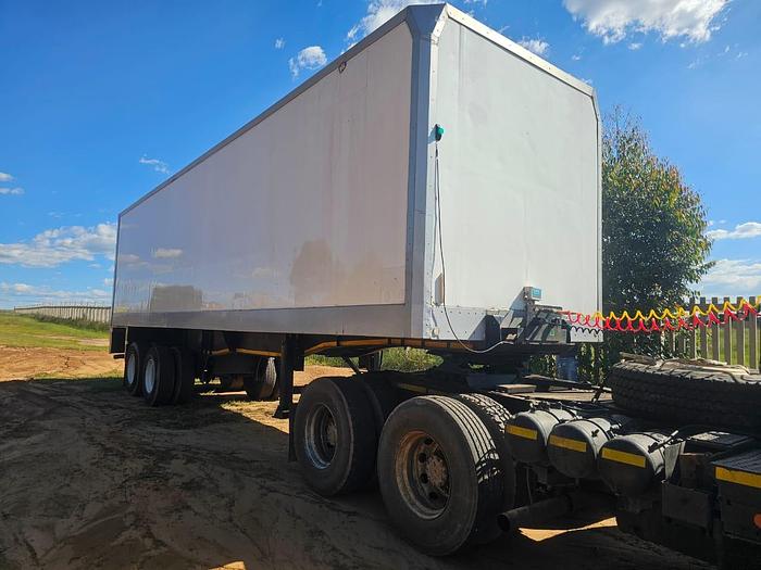 Used SERCO DOUBLE AXLE INSOLATED BODY TRAILER WITH RAVIOLI TAIL LIFT