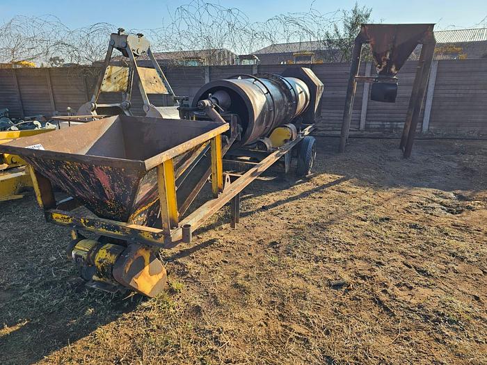 Used ASPHALT TAR MIXER WITH FEEDER BIN, MOTORS AND FLAME HEATER