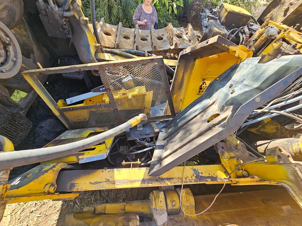 Used D375A KOMATSU DOZER (STRIPPING)