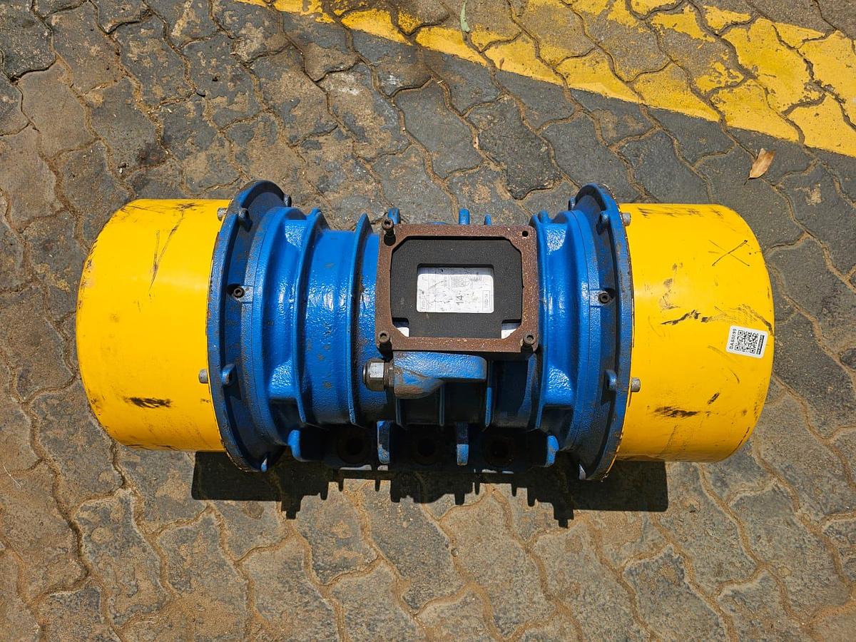 Used 5.3KW VIBRATING MOTOR (USED)