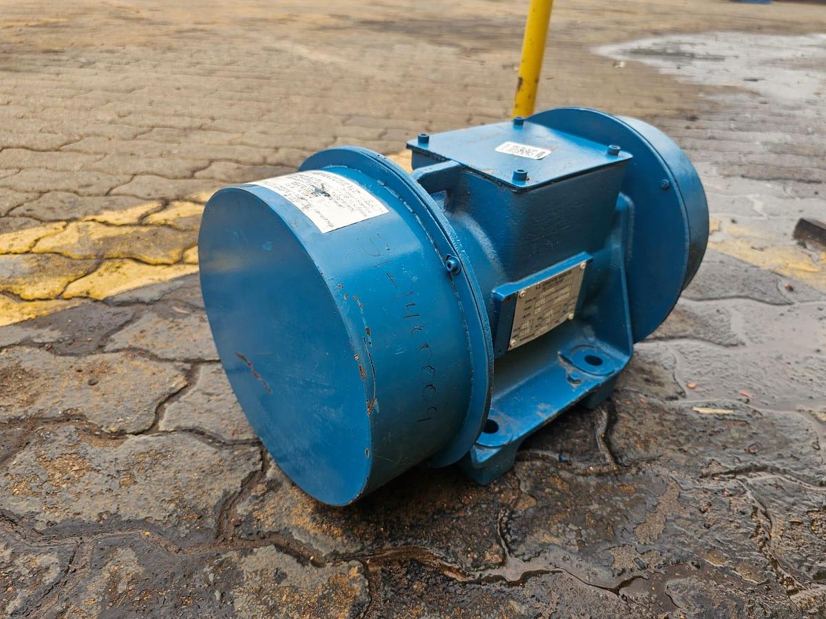 Used 0.55KW VIBRATING MOTOR(USED)