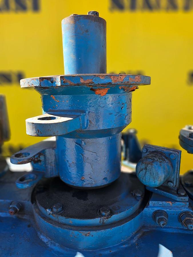 Used LOW SPEED HIGH TORQUE INDUSTRIAL HEAVY DUTY GEARBOX (USED)