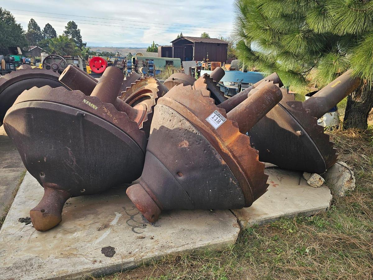 Used CONE CRUSHER HEAD CENTER & MAIN SHAFT