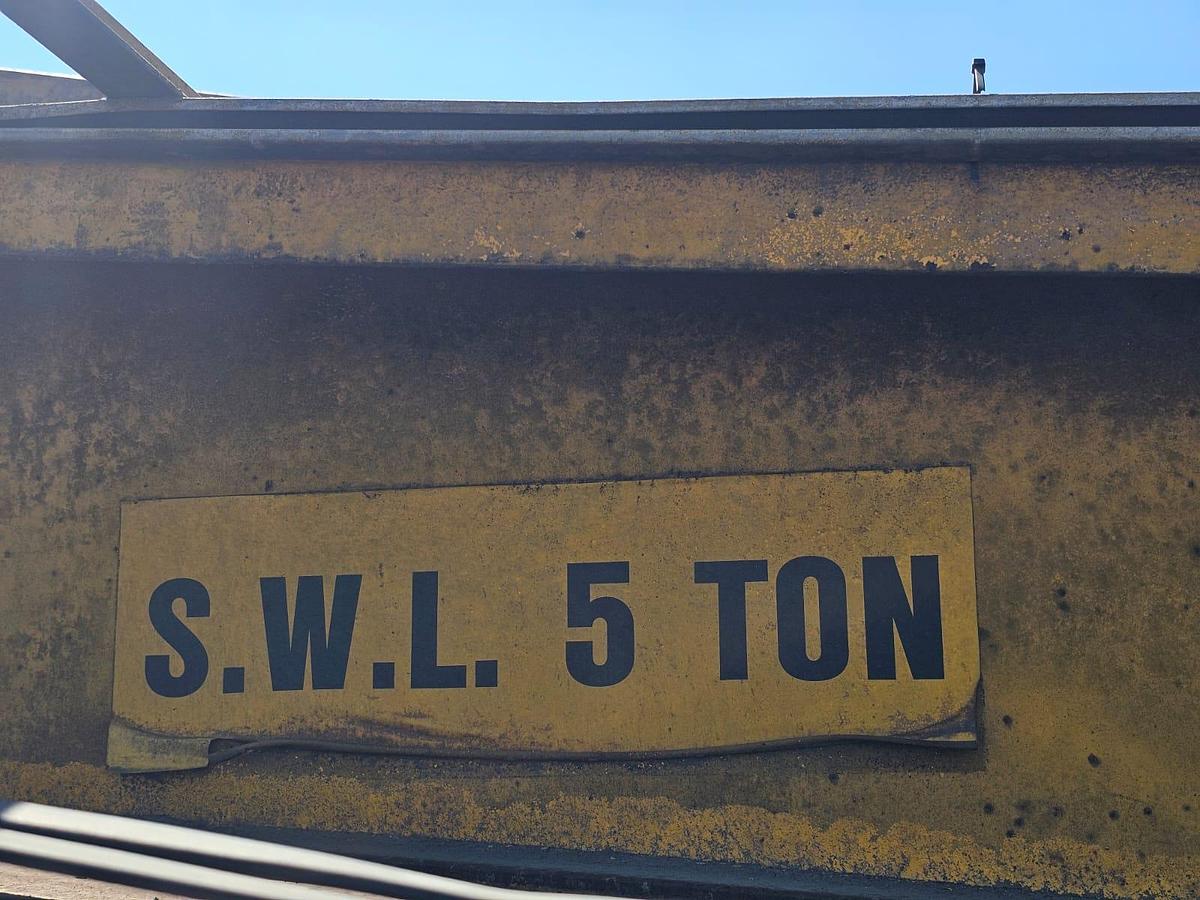 Used 5 TON OVERHEAD CRANE WITH REMOTE 2 X ELECTRIC 7.5 KW ELECTRIC MOTORS AND GEARBOX REMOTE GENERAL INFORMATION S