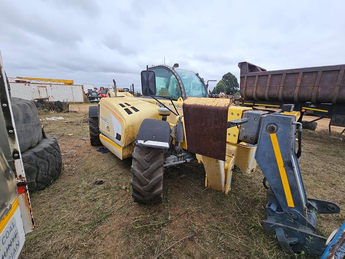 Used NEW HOLLAND LM1445 TELEHANDLER