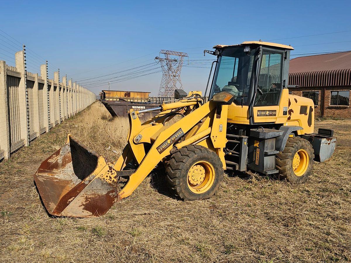 Used 2 TON WUHLF FRONT END LOADER (ENGINE FAILURE)