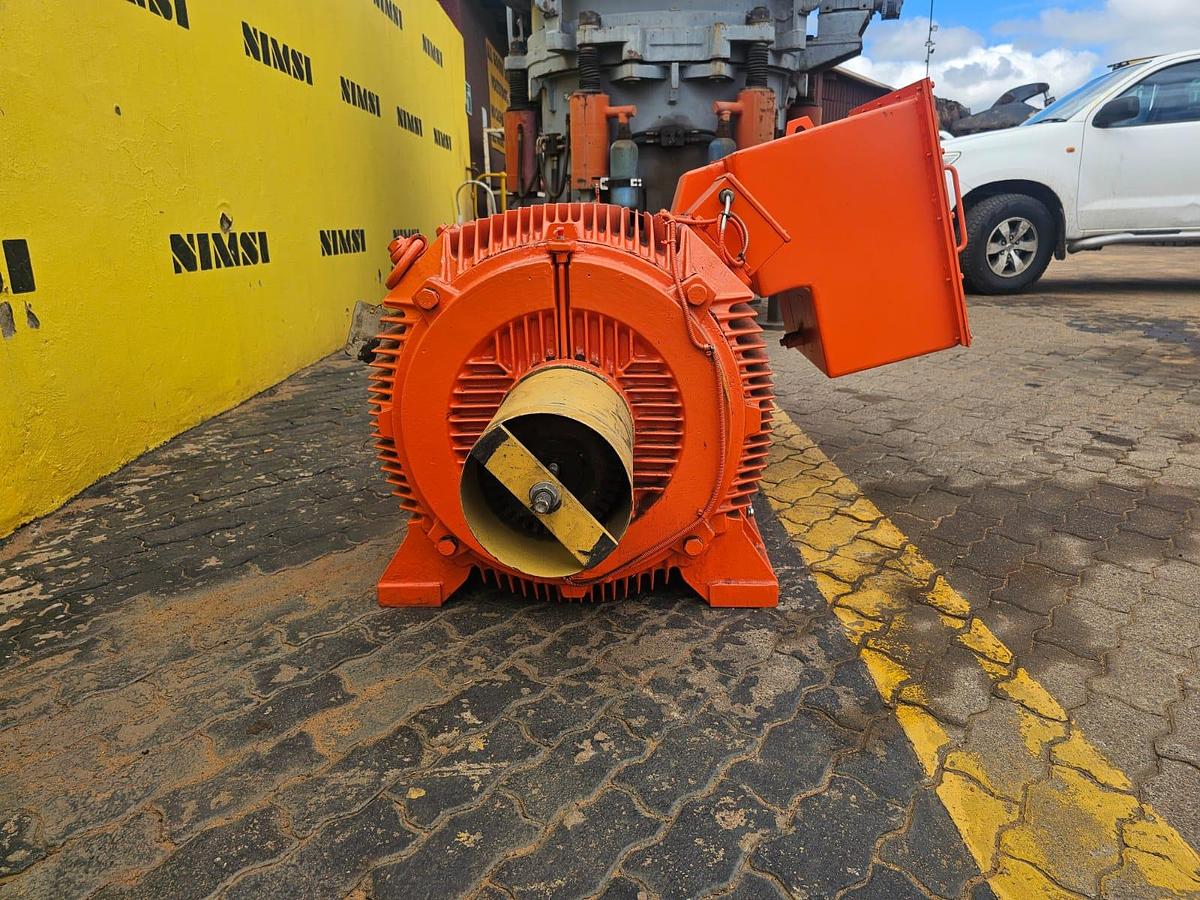 Used 350 KW SIEMENS ELECTRICAL MOTOR (VIBRATING MOTOR)(USED)