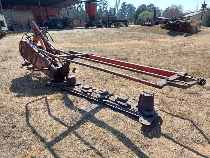 Used KUHN 5 TOLL CUTTING MACHINE