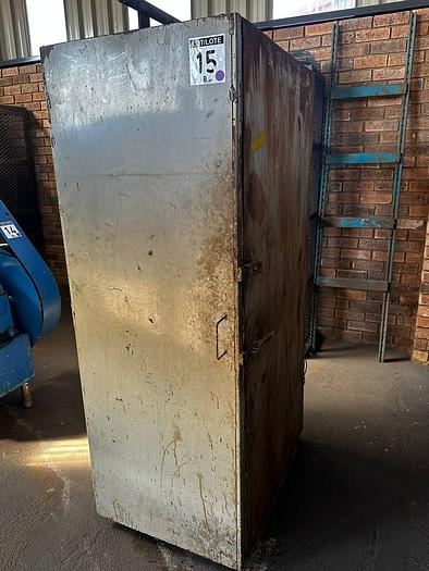 Used ELECTRIC INDUSTRIAL DRYING OVEN FOR LOW TEMPERATURE (NOT TESTED)