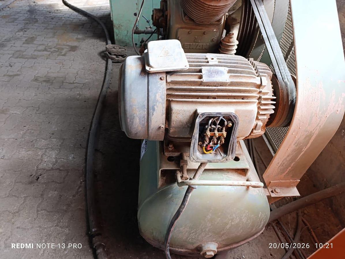 Used 400 LITRE SWAN AIR COMPRESSOR