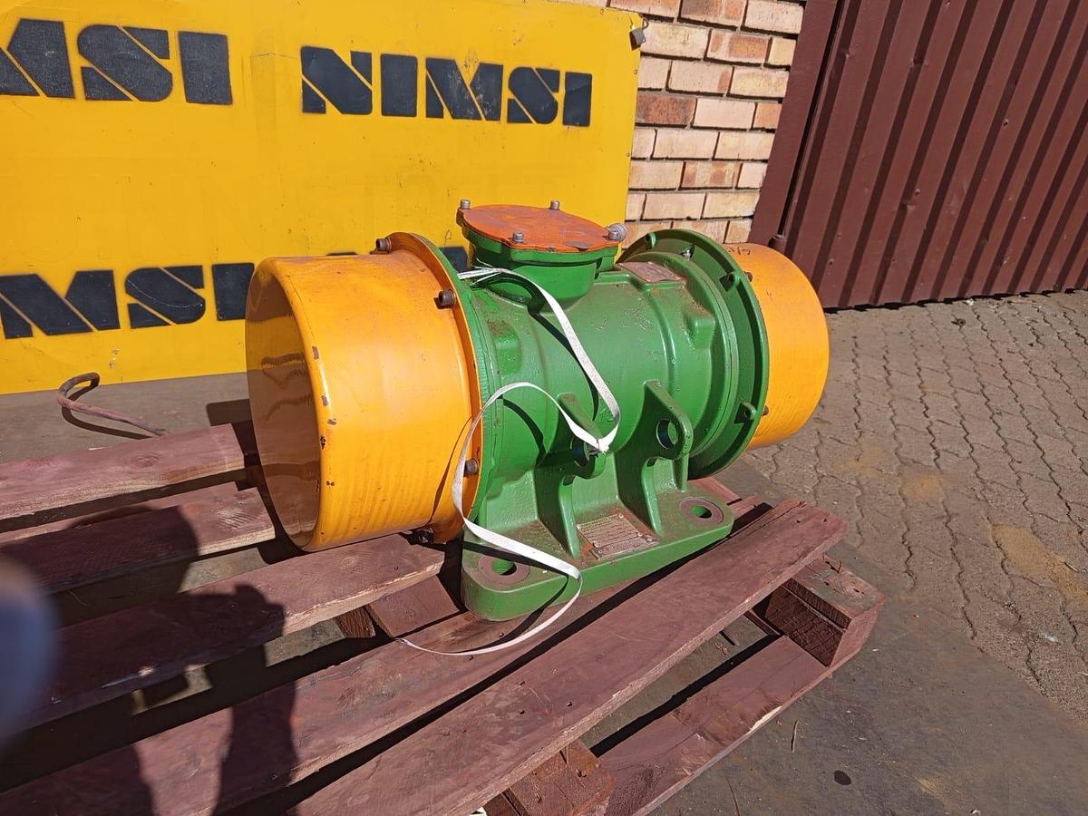 Used VIBRATING MOTOR 5.3KW