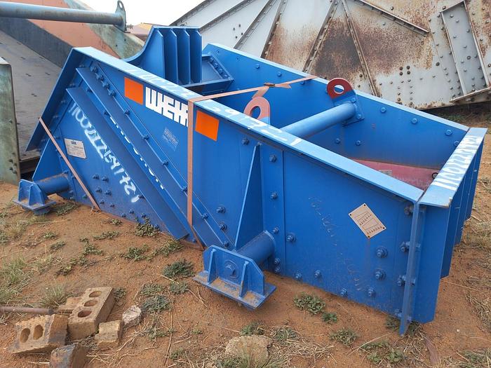 Used WEIR VIBRATING SCREEN WITH 2 X 2.3 KW DELTECH VIBRATING MOTORS (NOT TESTED)