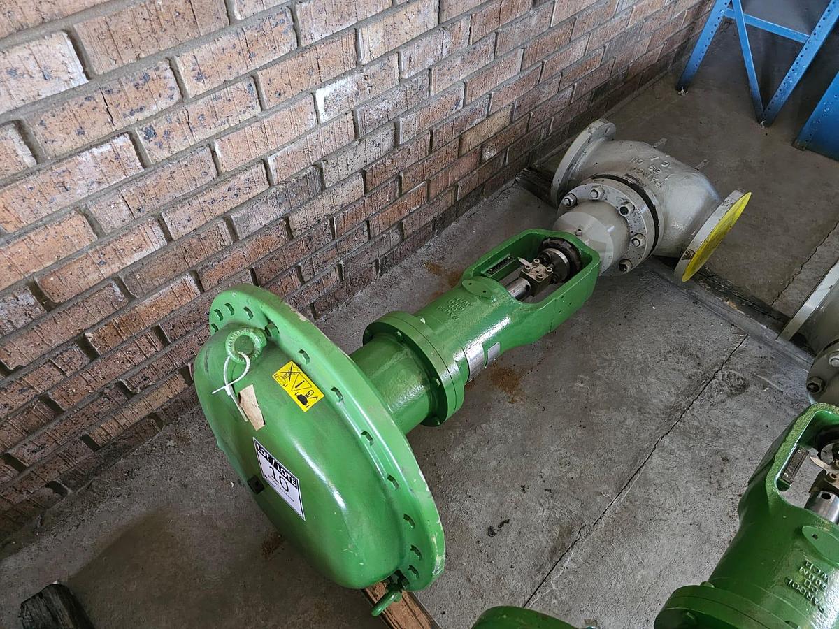 Used VEGA CONTROL VALVE 1-6940