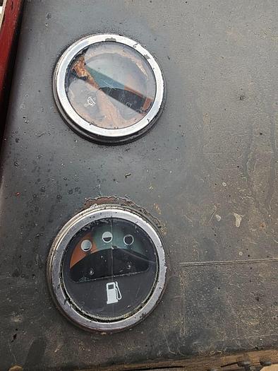 Used MASSEY FERGUSON TRACTOR (RUNNER)