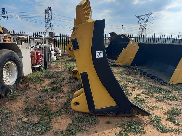 Used KOMATSU 375 DOZER BLADE