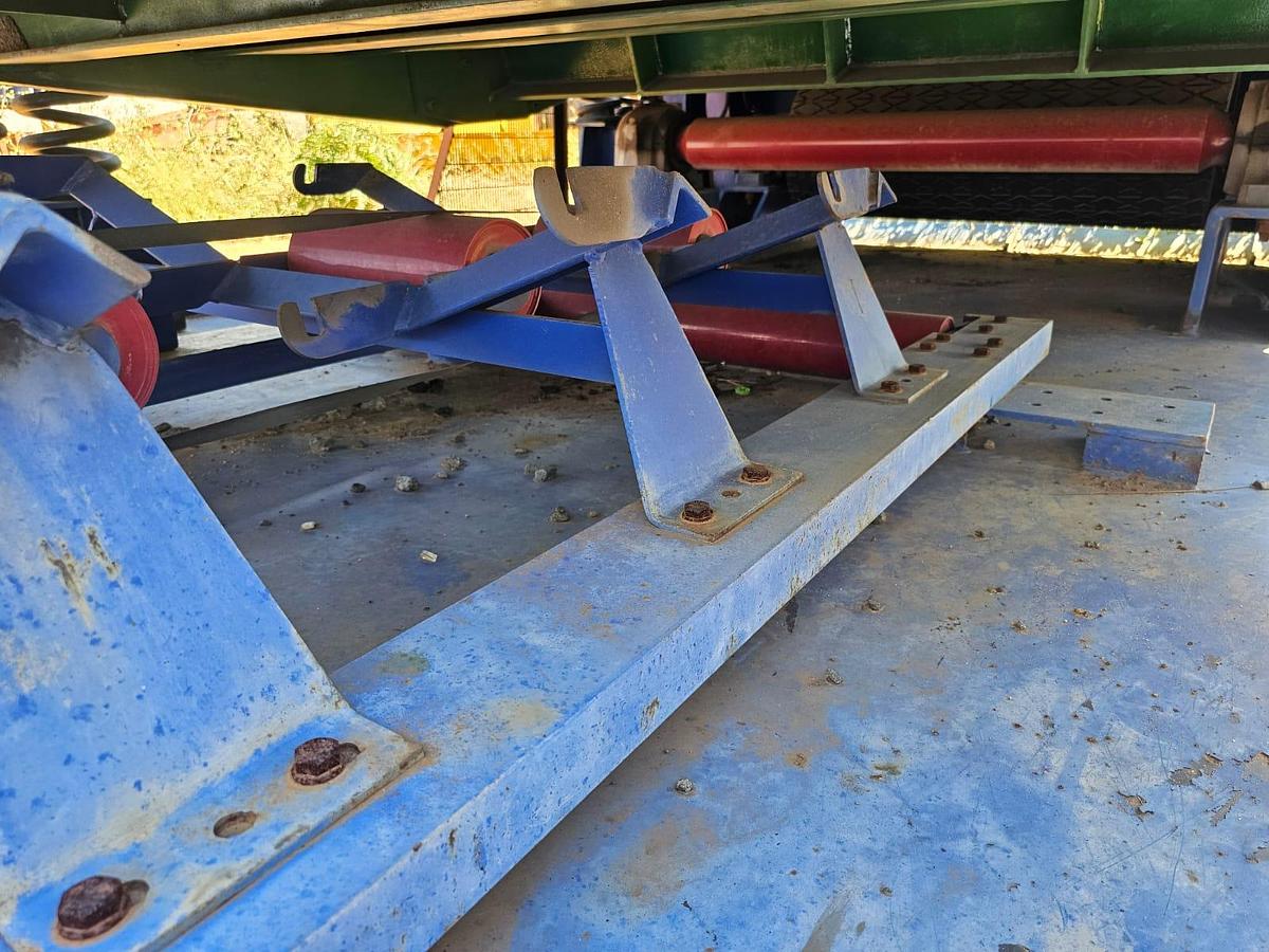 Used VIBRATING PAN FEEDER ON SKITS (USED)